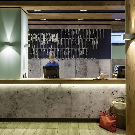 卢森堡机场宜必思快捷酒店 Niederanven